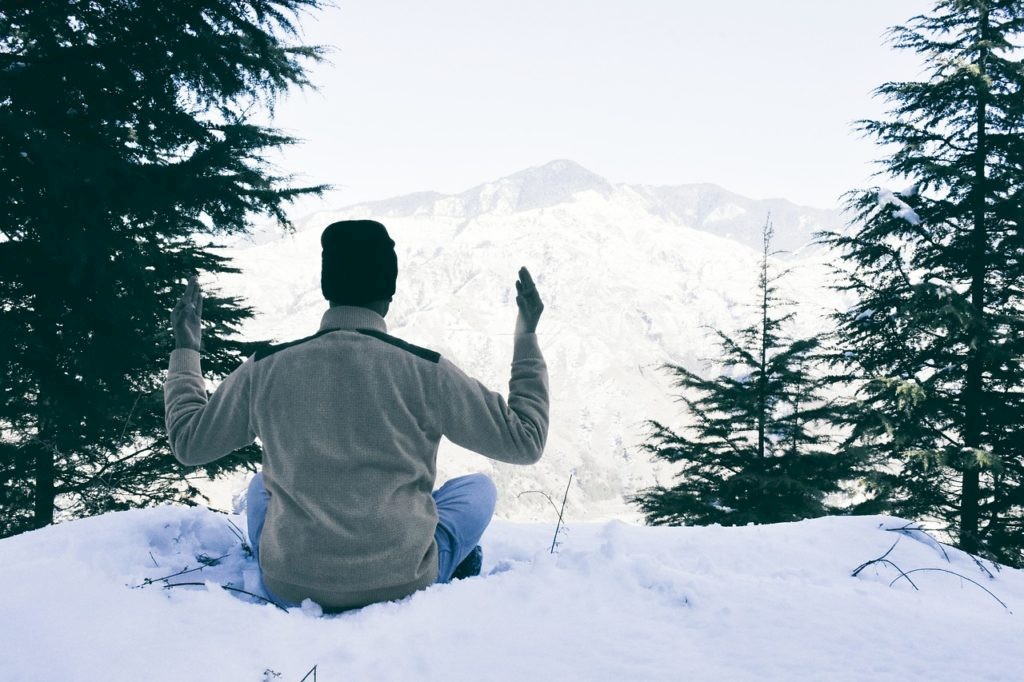<?= 7 Benefits of Practicing Yoga in the Winter ?>