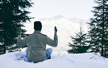 7 Benefits of Practicing Yoga in the Winter